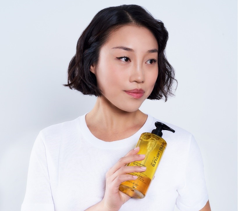 Os novos champôs da Shu Uemura têm um ingrediente especial que deixa o cabelo bem cheiroso