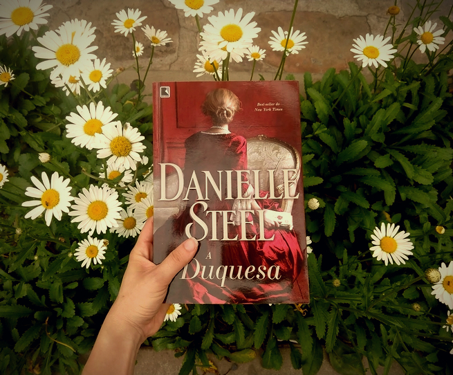 “A Duquesa”, de Danielle Steel. Está a chegar um dos grandes livros do ano (que o vai agarrar do início ao fim)