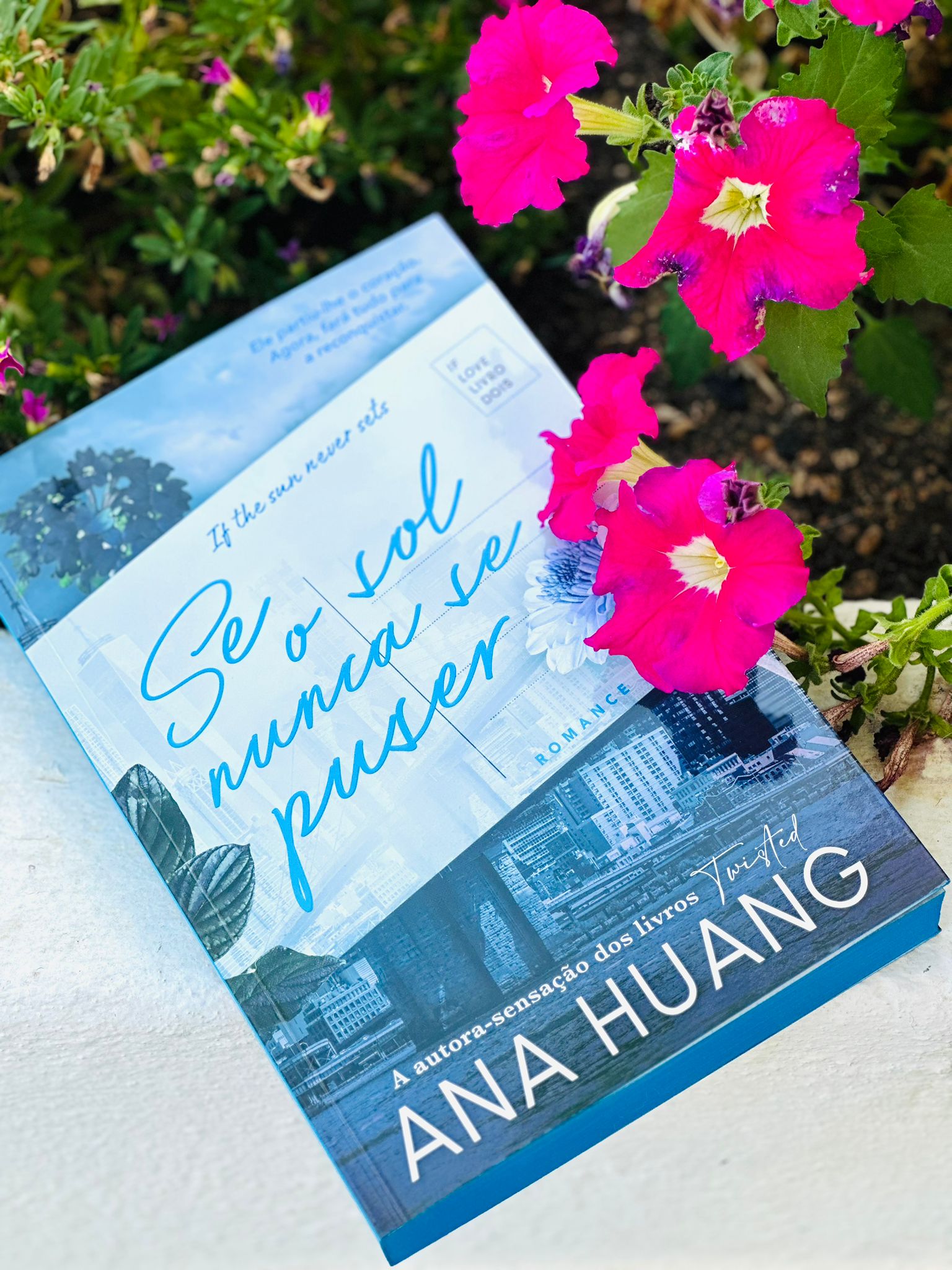 “Se o Sol Nunca se Puser”. Está a chegar mais um romance avassalador de Ana Huang para aquecer as noites de verão