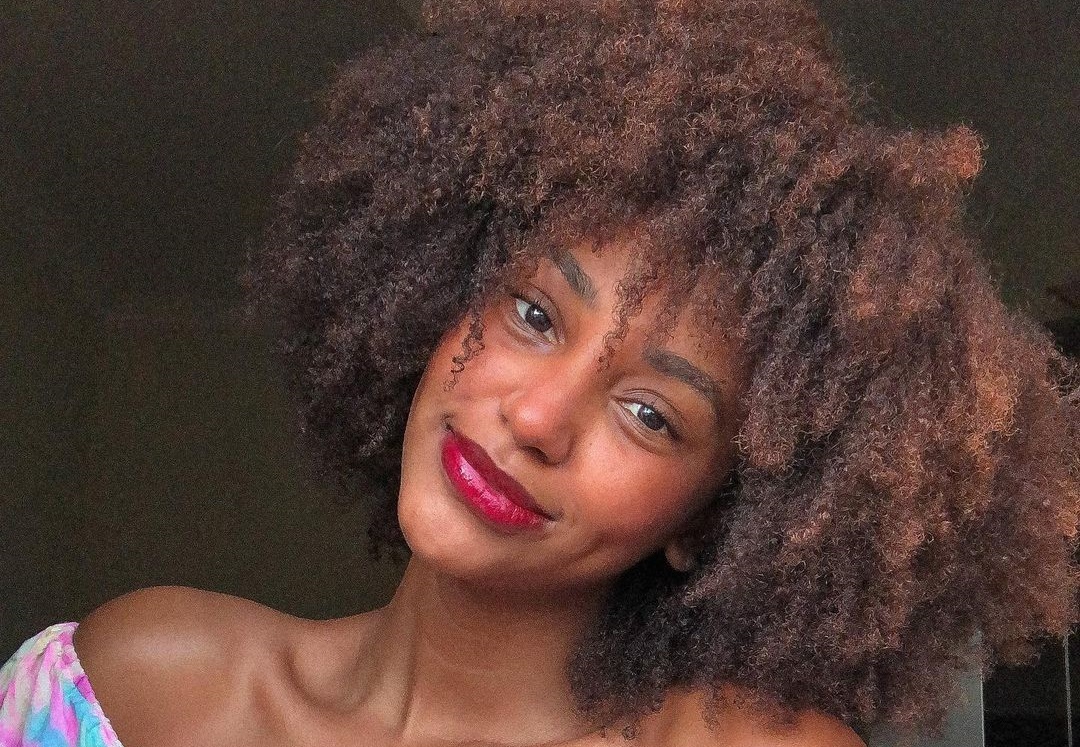 Kathlen estava grávida e foi vítima de uma bala perdida. Homicídio de pessoas negras cresce no Brasil