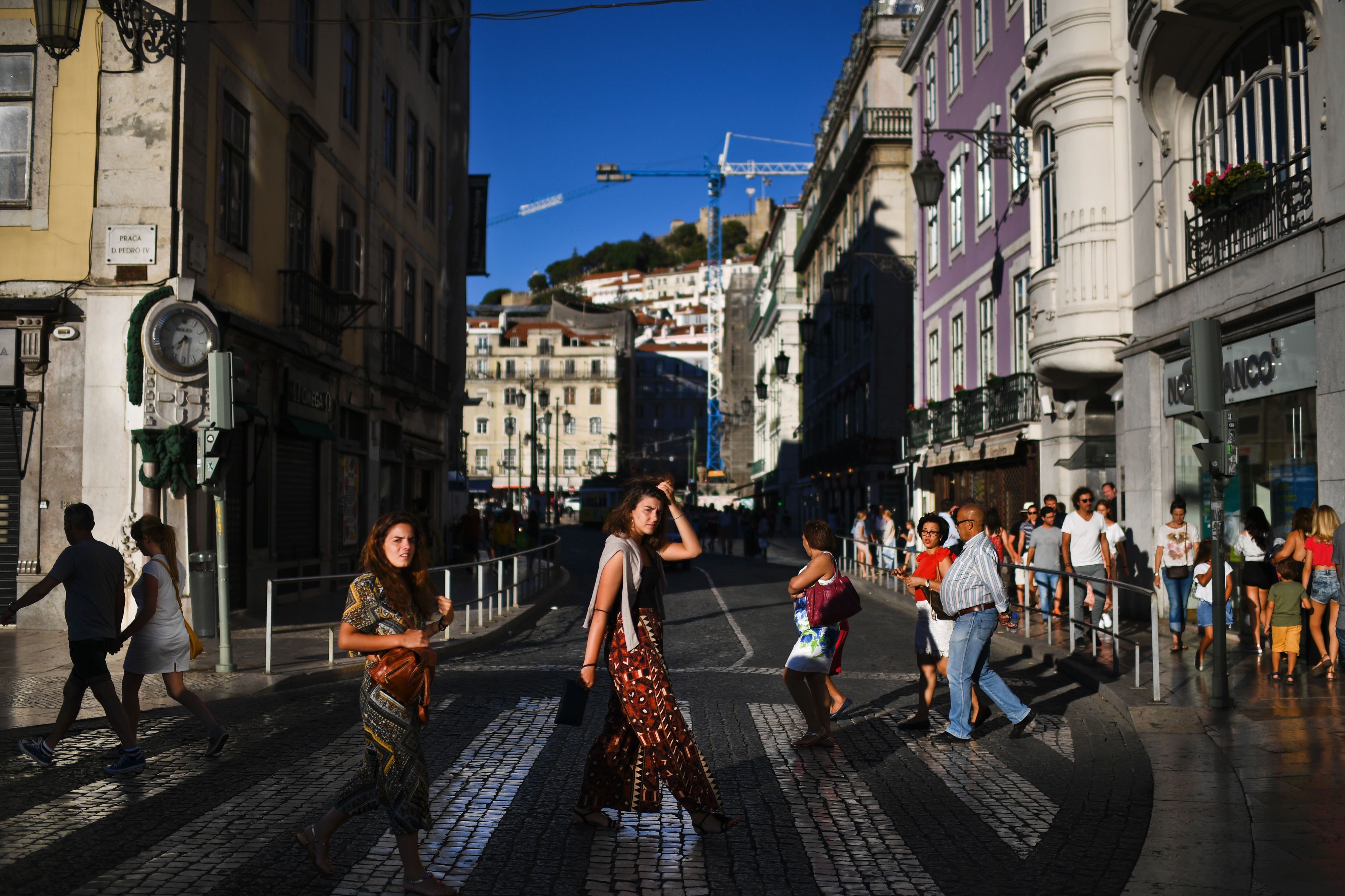Lisboa acordou a cheirar mal e ninguém sabe porquê