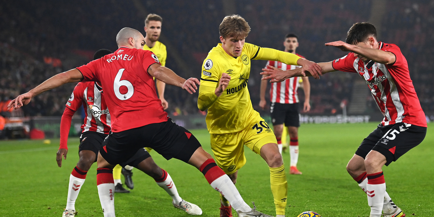 Southampton thrash Brentford to move up to 11th place thumbnail