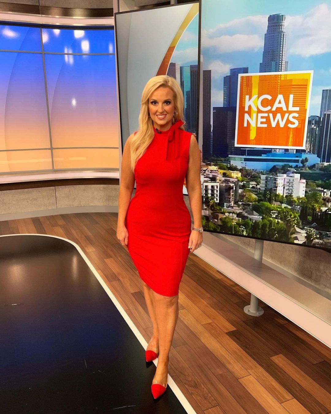 Meteorologista com problema cardíaco desmaia em direto na TV. Veja o momento assustador