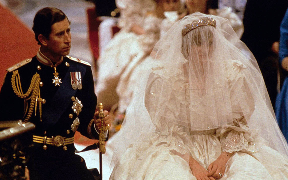 Cobertura do bolo de casamento da princesa Diana leiloada por mais de 2000 €