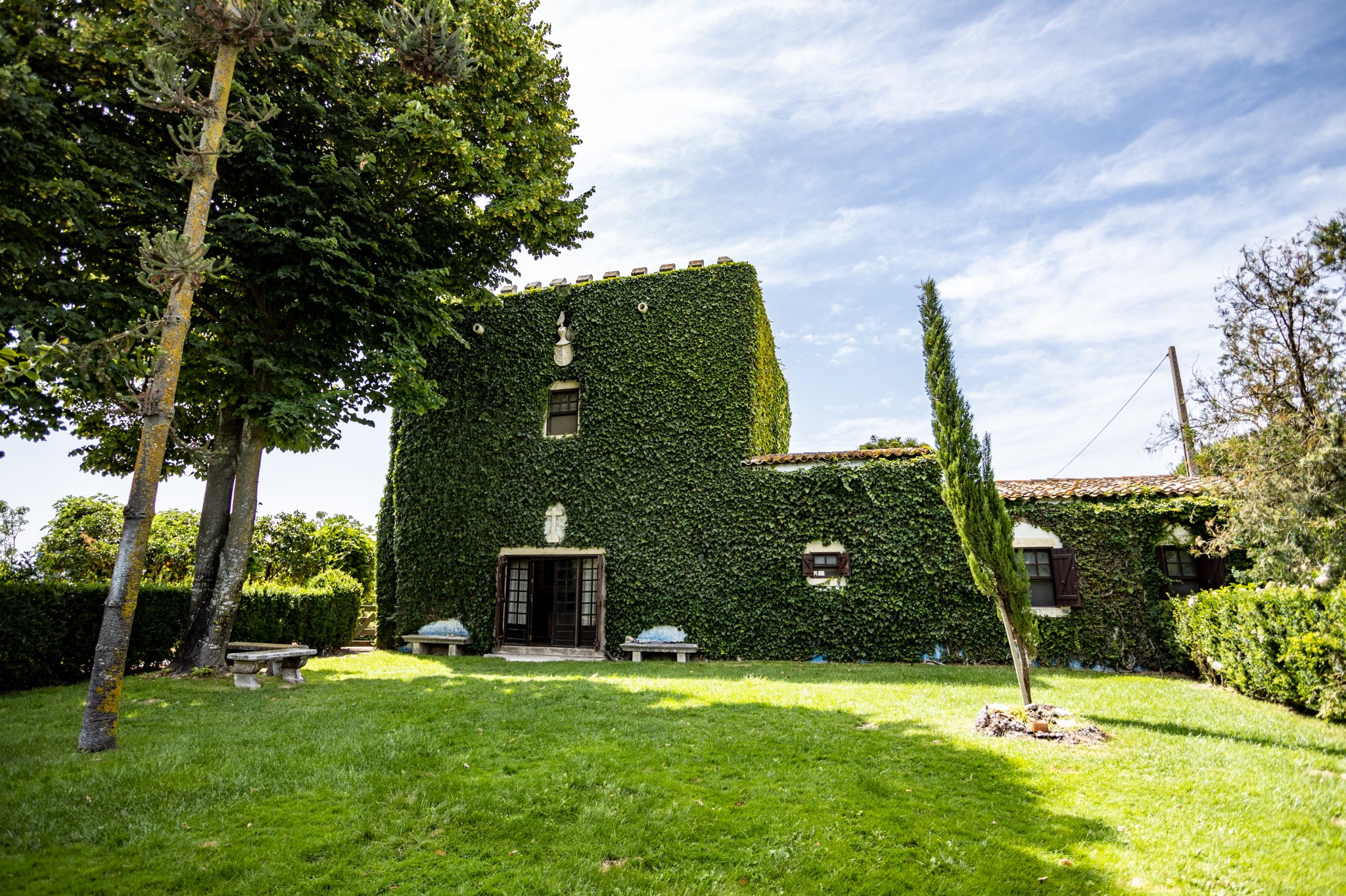 Tem de ver as fotos deste solar antigo, a 30 minutos de Lisboa. Se tiver 1,3 milhões…