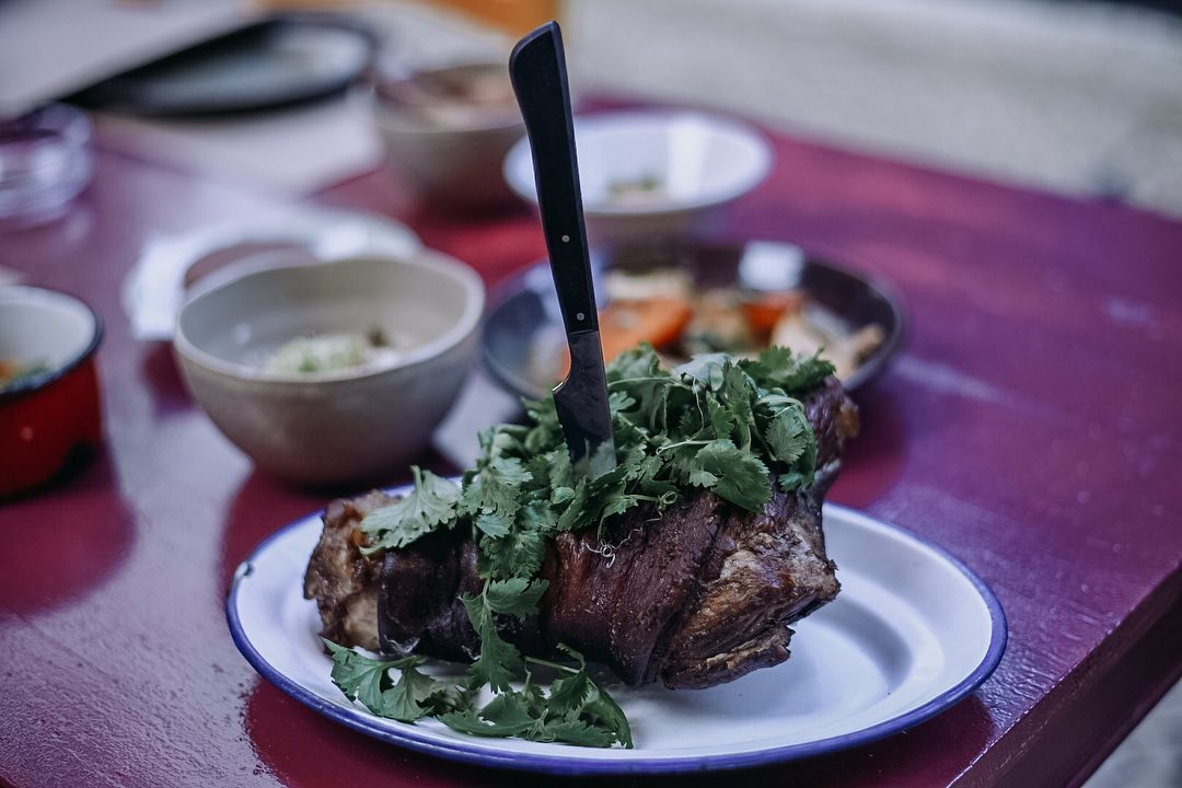 Friendly Fire. Os jantares loucos estão de volta ao Chapitô — e desta vez vão do Porto ao Algarve