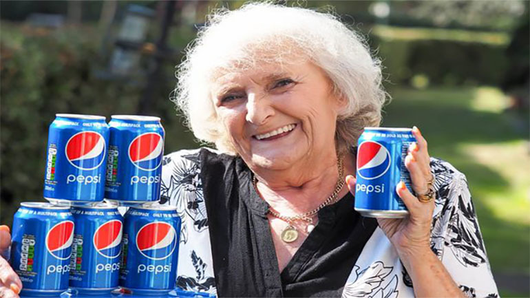A septuagenária que só bebe Pepsi desde 1954