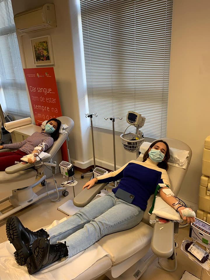 Portugueses respondem a apelo. Filas de espera de horas para dar sangue