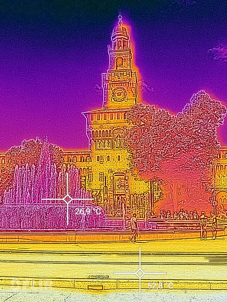 Quer uns óculos iguais aos de Madalena Abecasis? Dizemos-lhe quais são e quanto custam