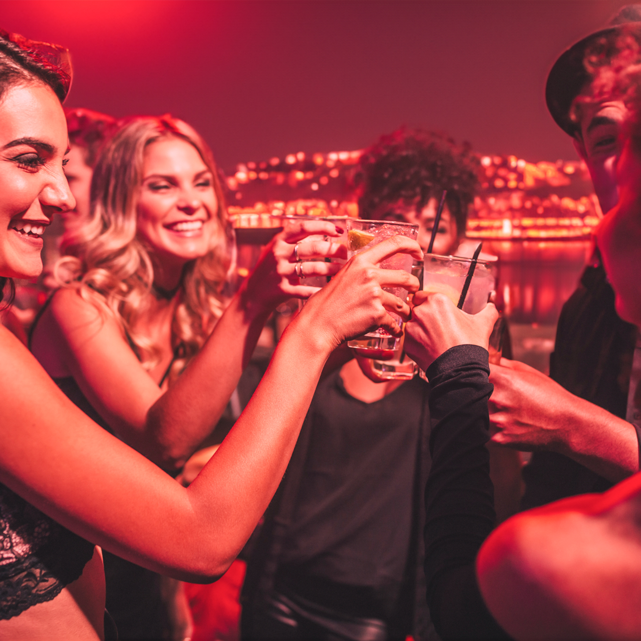 Entre em 2024 a bordo de uma festa no Douro (com bar aberto e animação garantida)