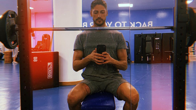 Ângelo Rodrigues volta ao ginásio – e mostra cicatriz