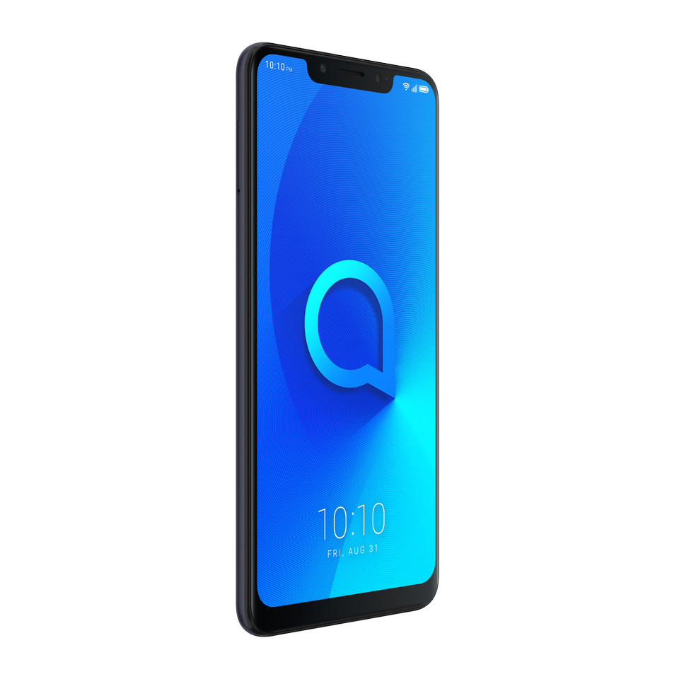 Depois de ser acusado de abuso sexual, Armie Hammer dá entrada em clínica de reabilitação