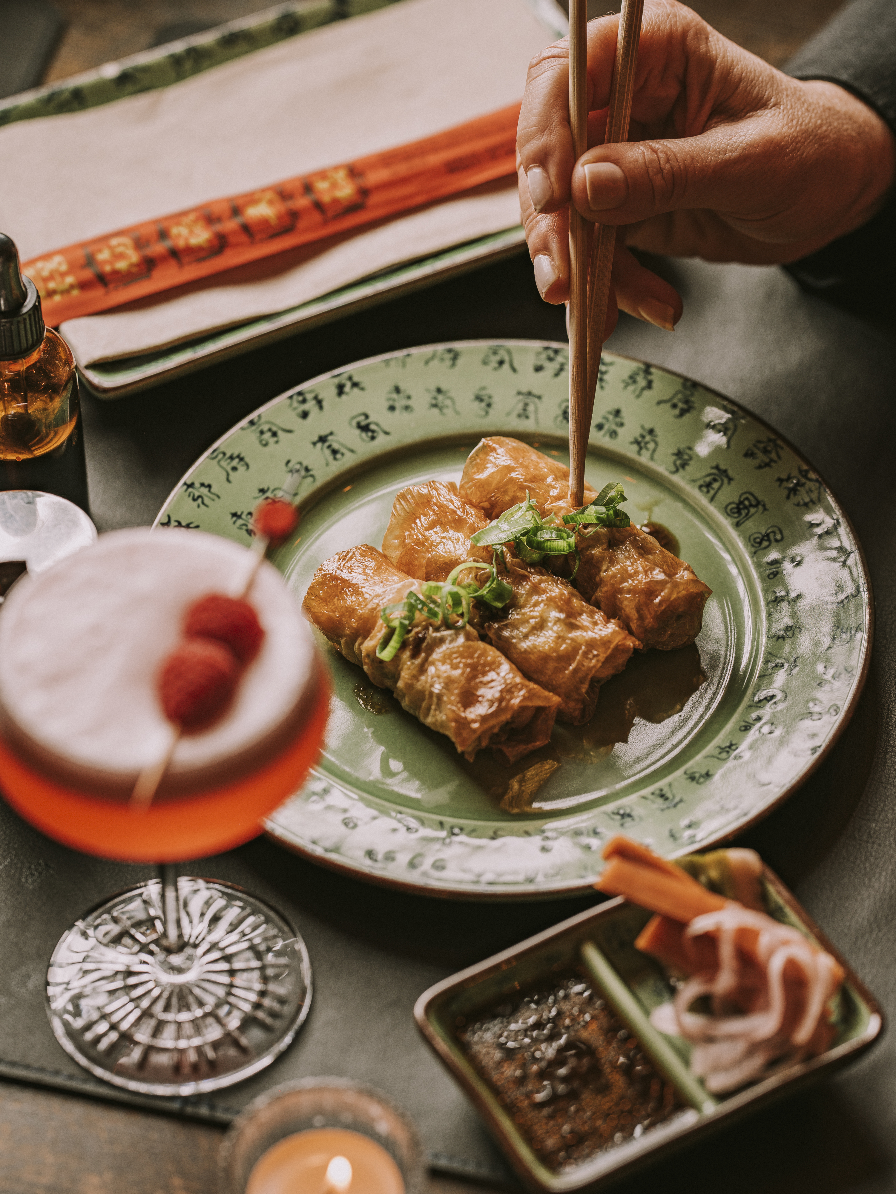 Celebre o Ano Novo Chinês nestes 4 restaurantes asiáticos — com um menu à medida da serpente