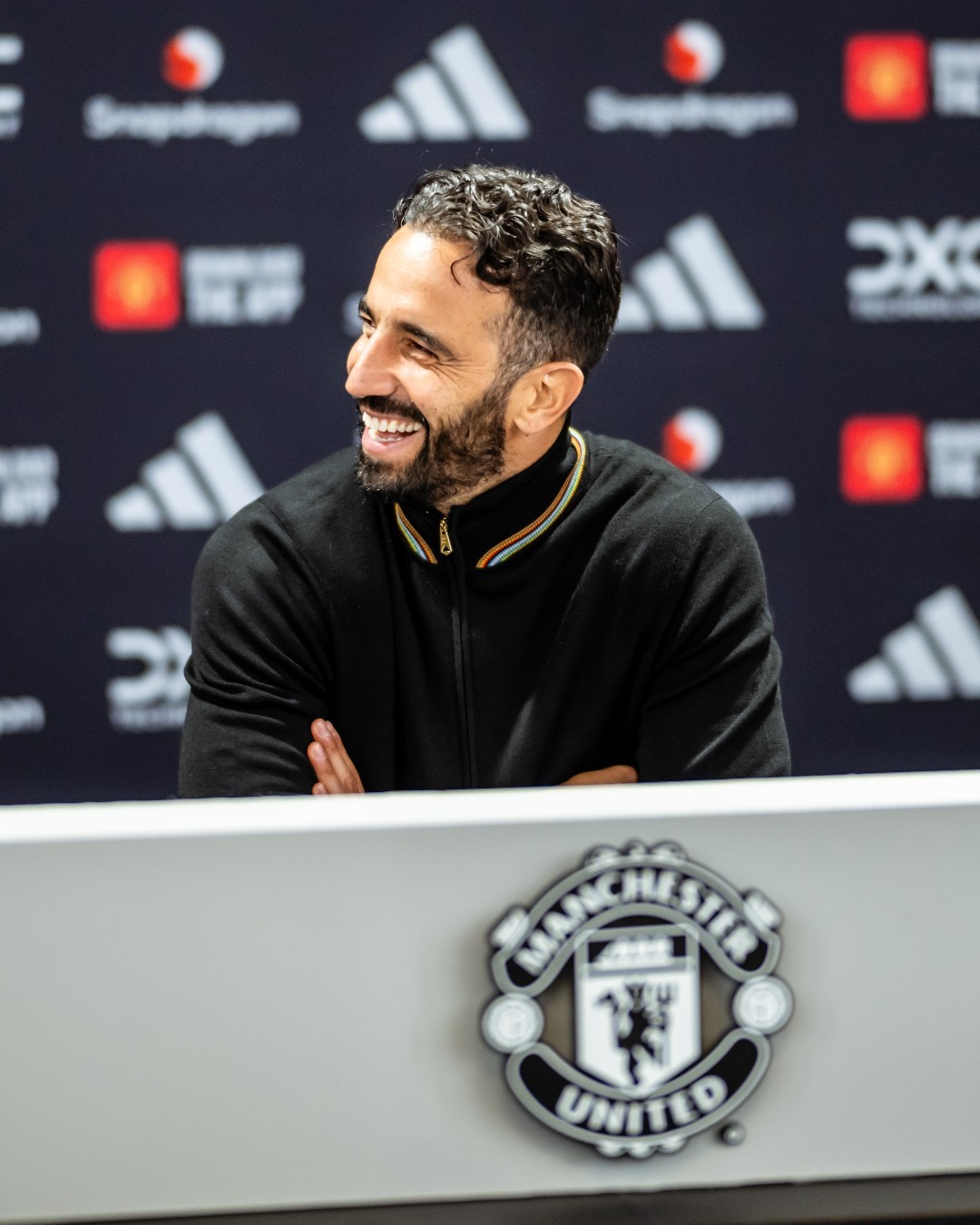 Ruben Amorim usa casaco de marca luxo britânica. 13 opções quentinhas que dão para ele e para ela