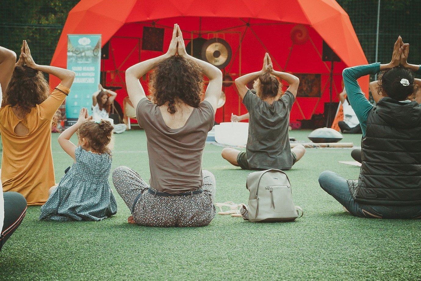 Reiki, massagens e workshops. Bem-vindos à Feira Alternativa de Lisboa