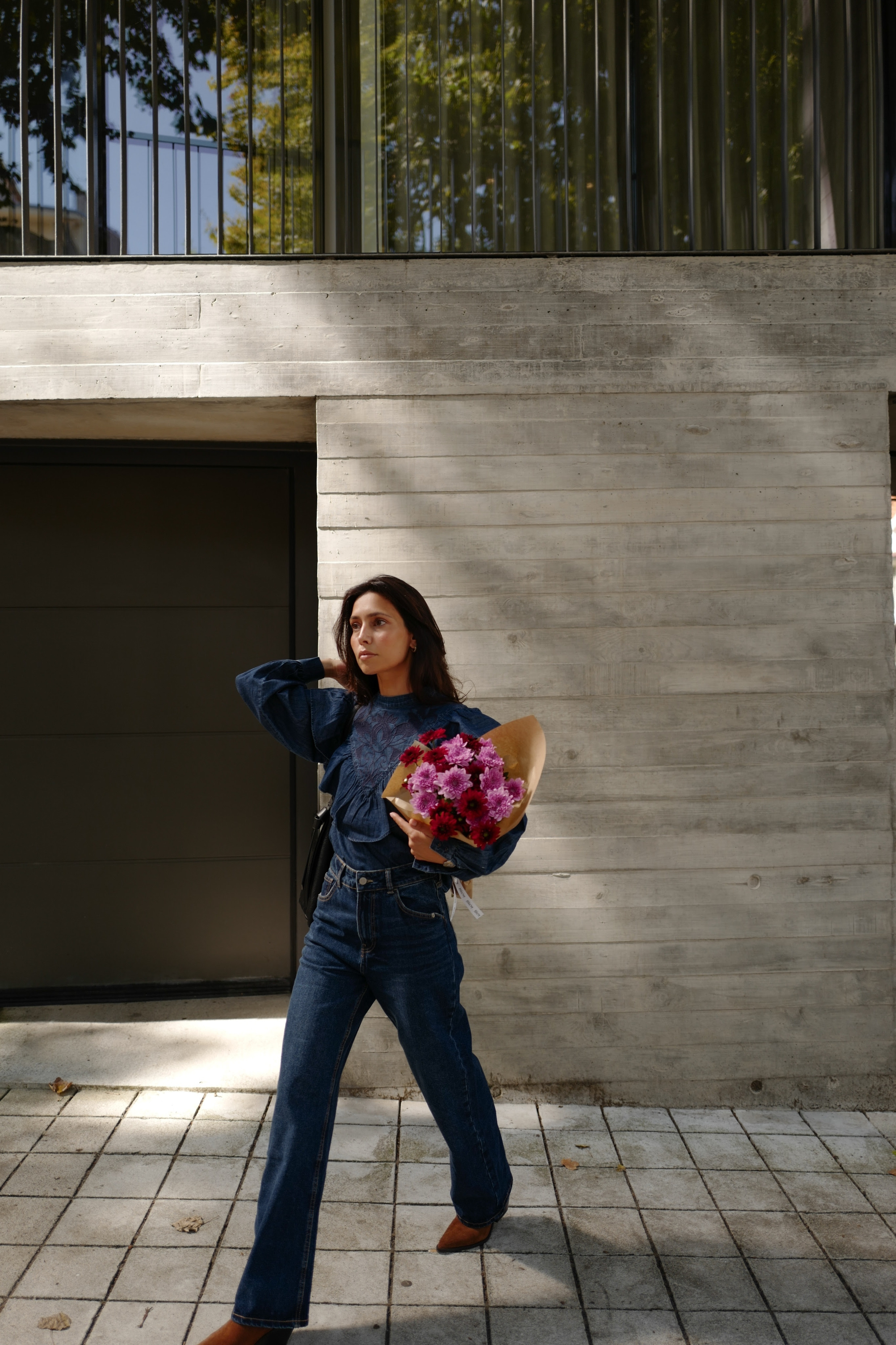 Anita da Costa é fã de total denim. Saiba de onde são as peças da influenciadora (e veja mais 15 looks)