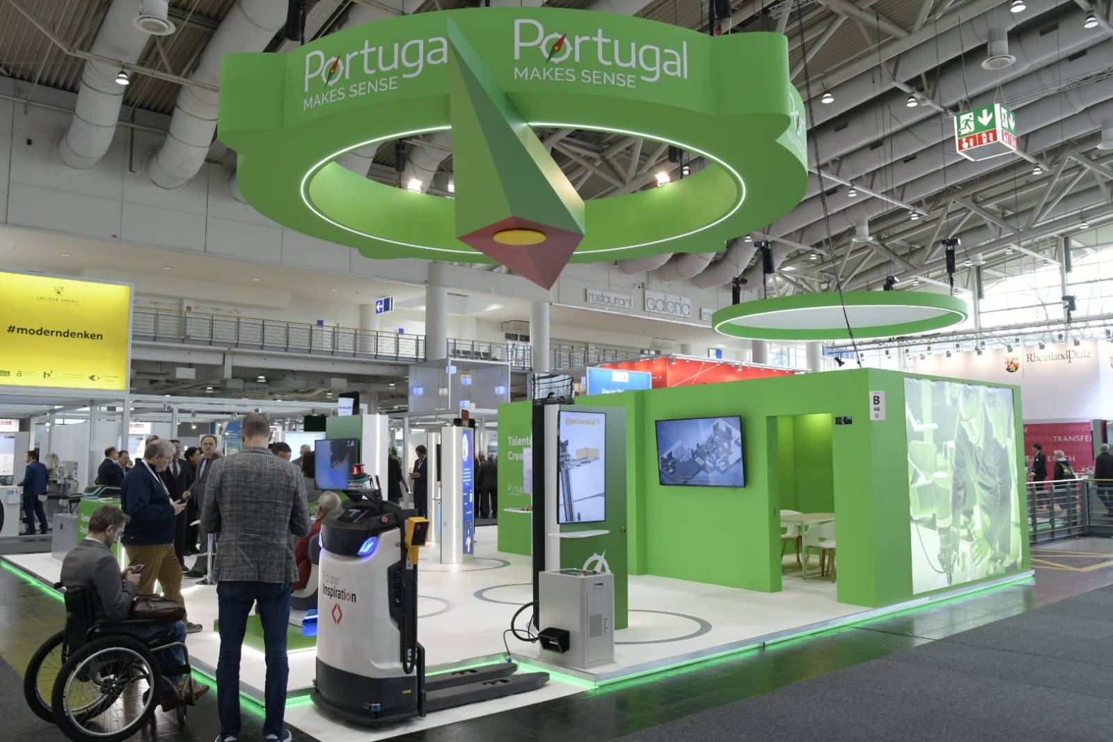 Os jantares mais burlescos de Lisboa são no Maxime. E as mulheres vão brilhar em Março — veja aqui