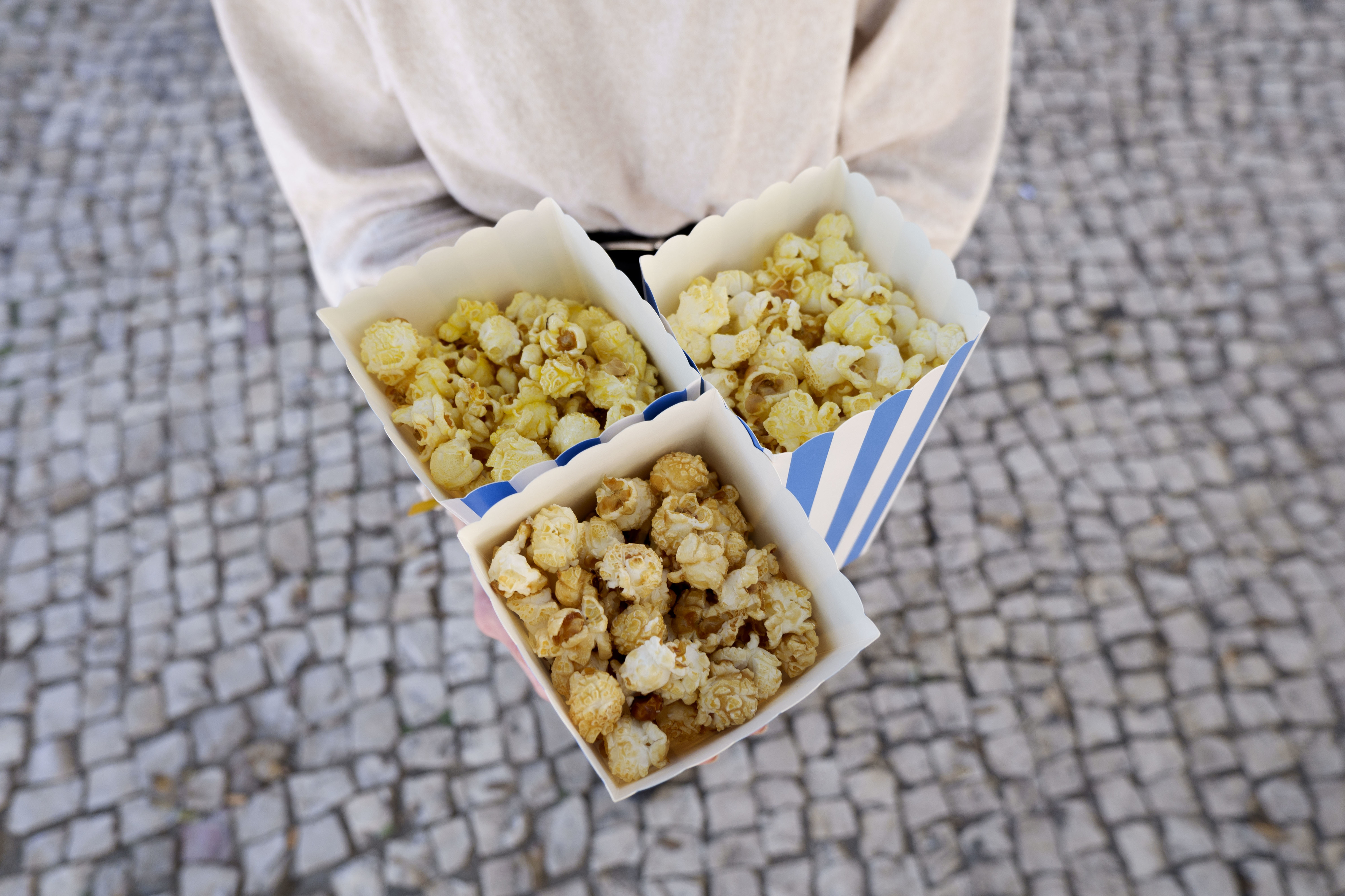 Prova cega. Fomos para a rua saber quais as melhores pipocas de cinema — e o resultado é inesperado