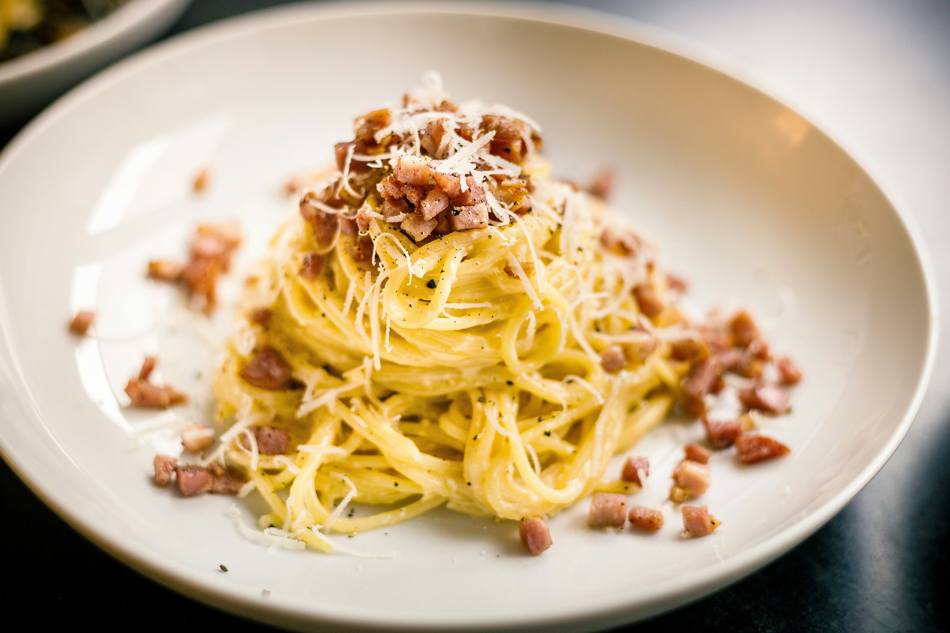Carbonara Day. 8 restaurantes onde se pode maravilhar com esta deliciosa iguaria italiana