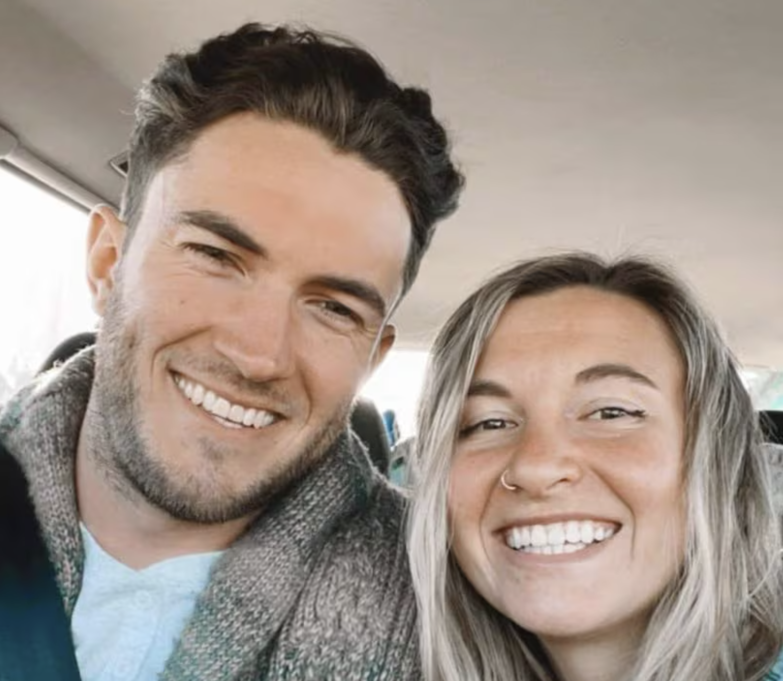 Casal de influencers morre de forma trágica em viagem