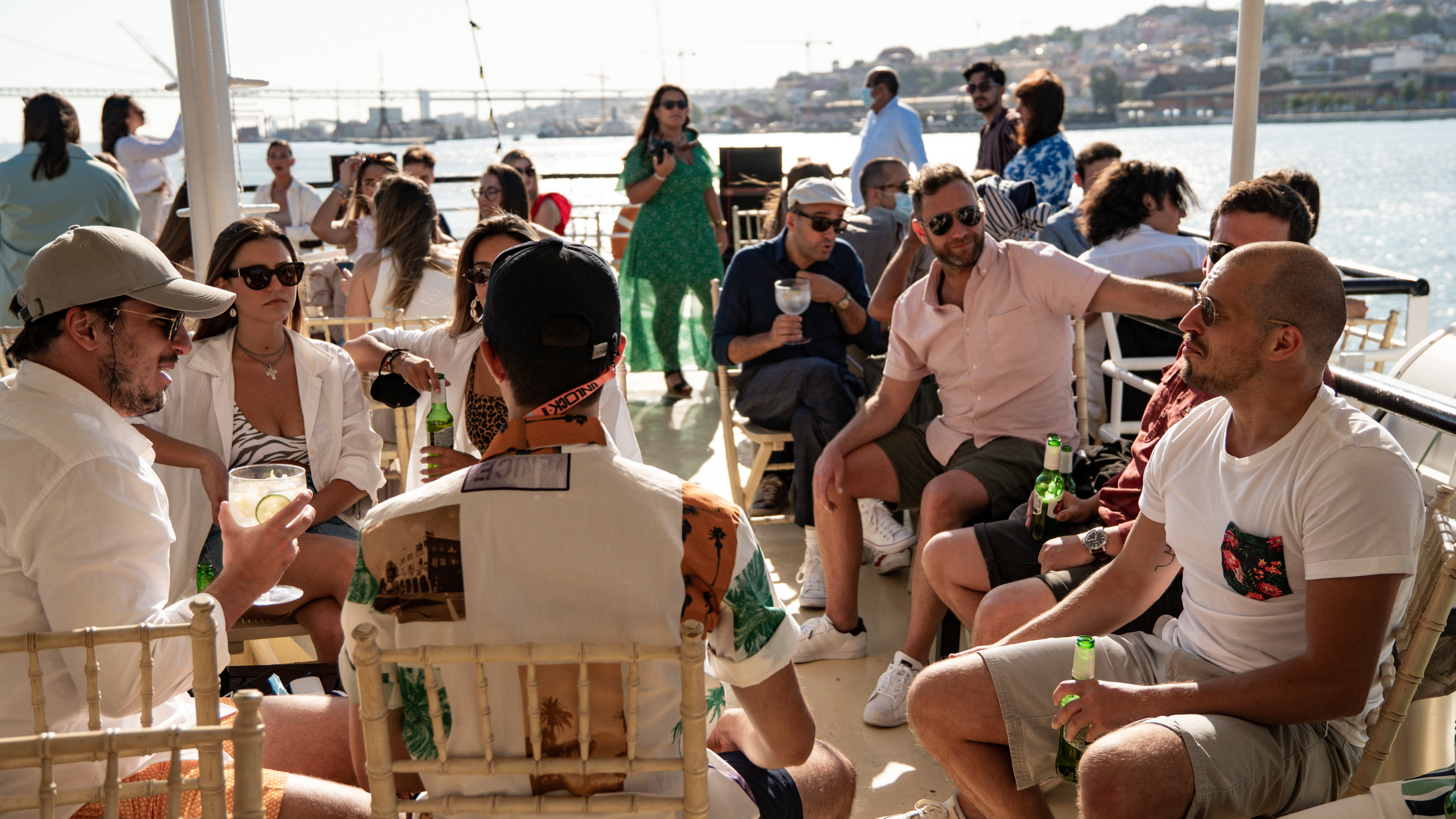 Com saudades de um sunset? Aos domingos, pode festejar num barco em pleno rio Tejo