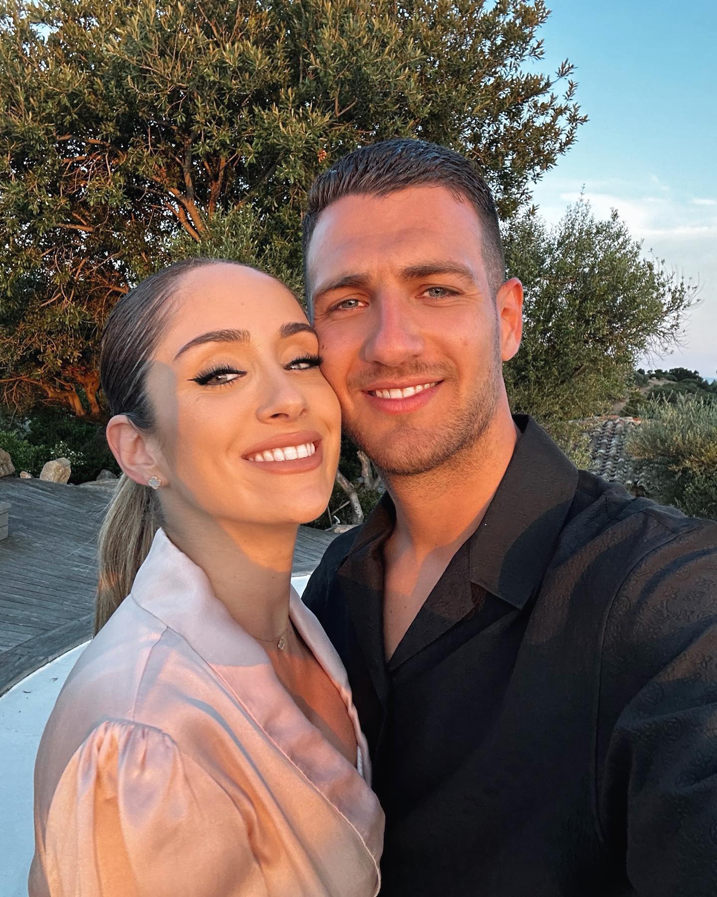 Um diabo nos relvados, um fofinho fora das 4 linhas. 25 fotos românticas de Diogo Dalot