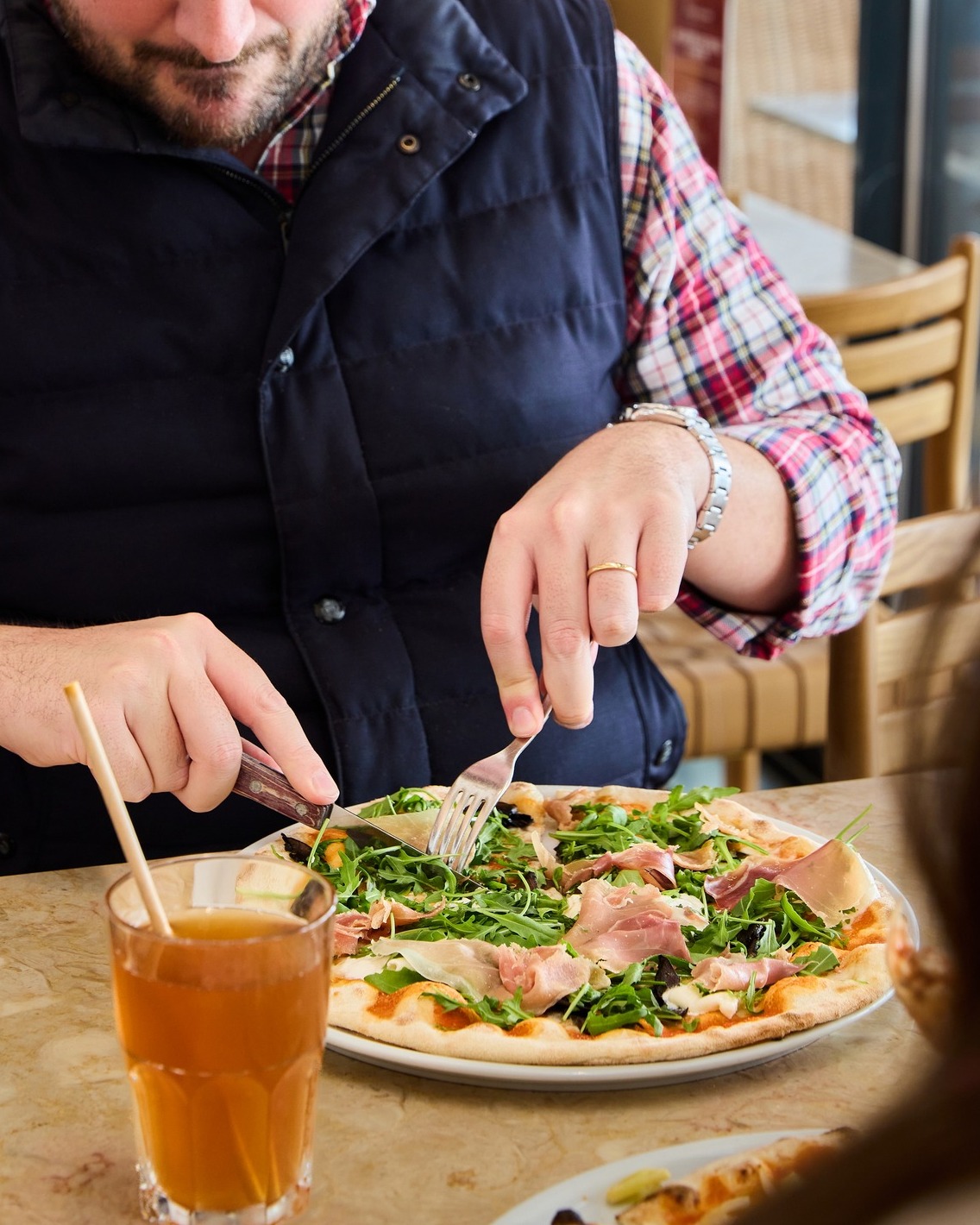Capricciosa. Pode comer pizzas com 30% de desconto nestes restaurantes sempre que chove