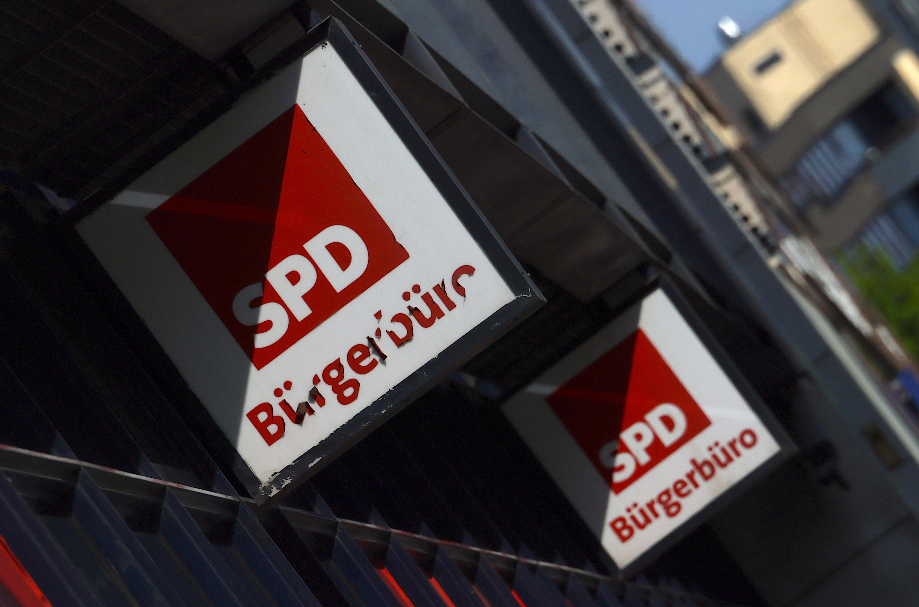 Alemanha: Sociais democratas aprovam coligação governamental com a CDU