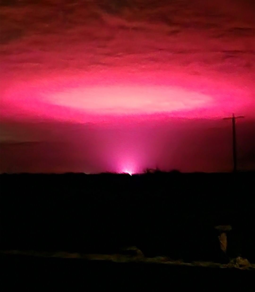O céu ficou cor-de-rosa na Austrália, bem ao jeito de “Stranger Things”. Mas a culpada foi a canábis