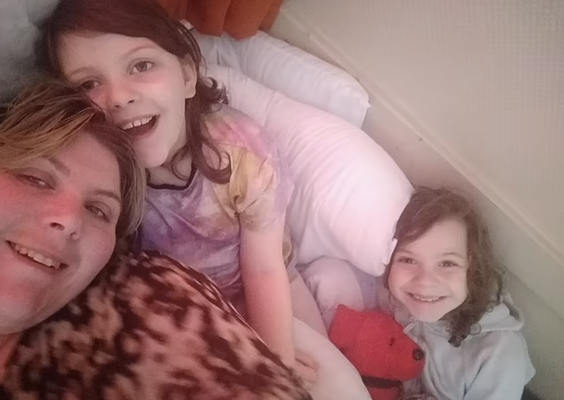 Esta mãe não acredita em “horas de deitar”. “Os meus filhos dormem quando eles decidem”