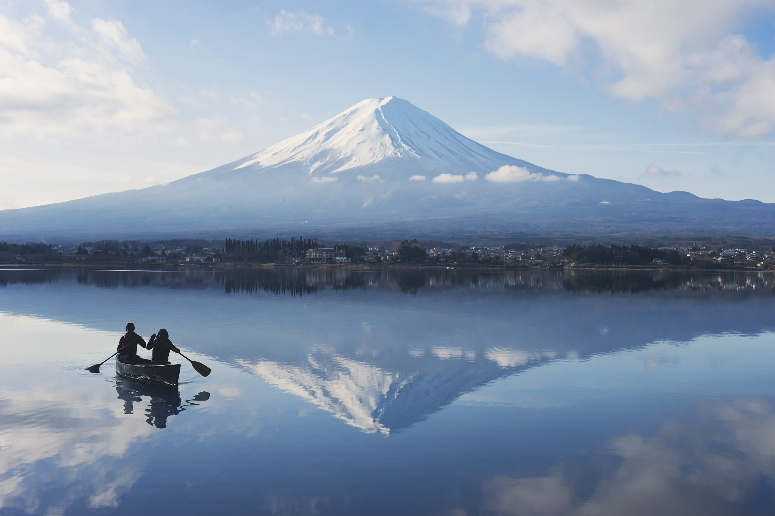3 фудзияма. Фудзияма Япония. Гора Фудзияма. Фудзияма вулкан туристы. Кавагучико озеро.
