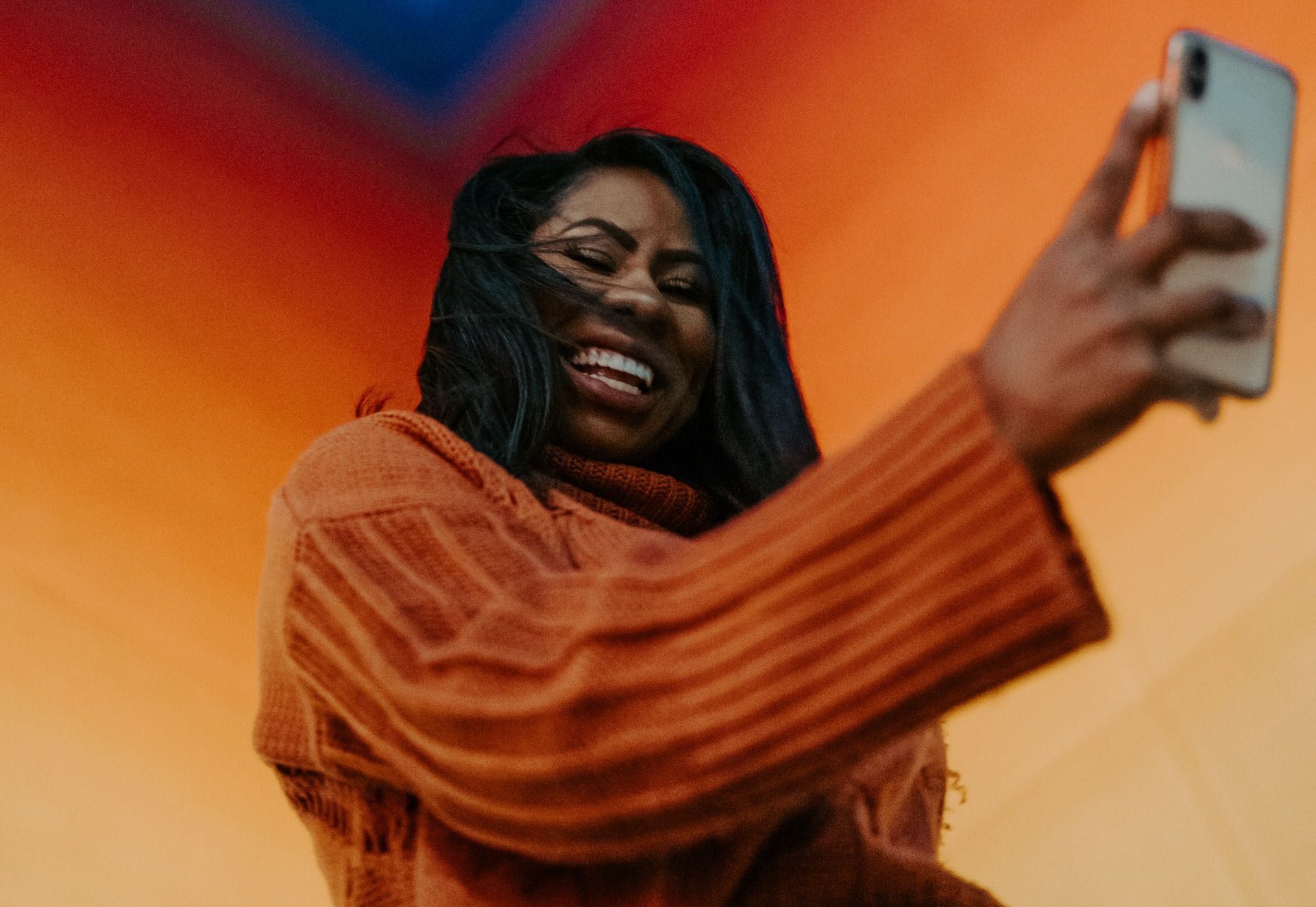 A magia da IA ao serviço da ToonMe promete transformar selfies em caricaturas sem fim