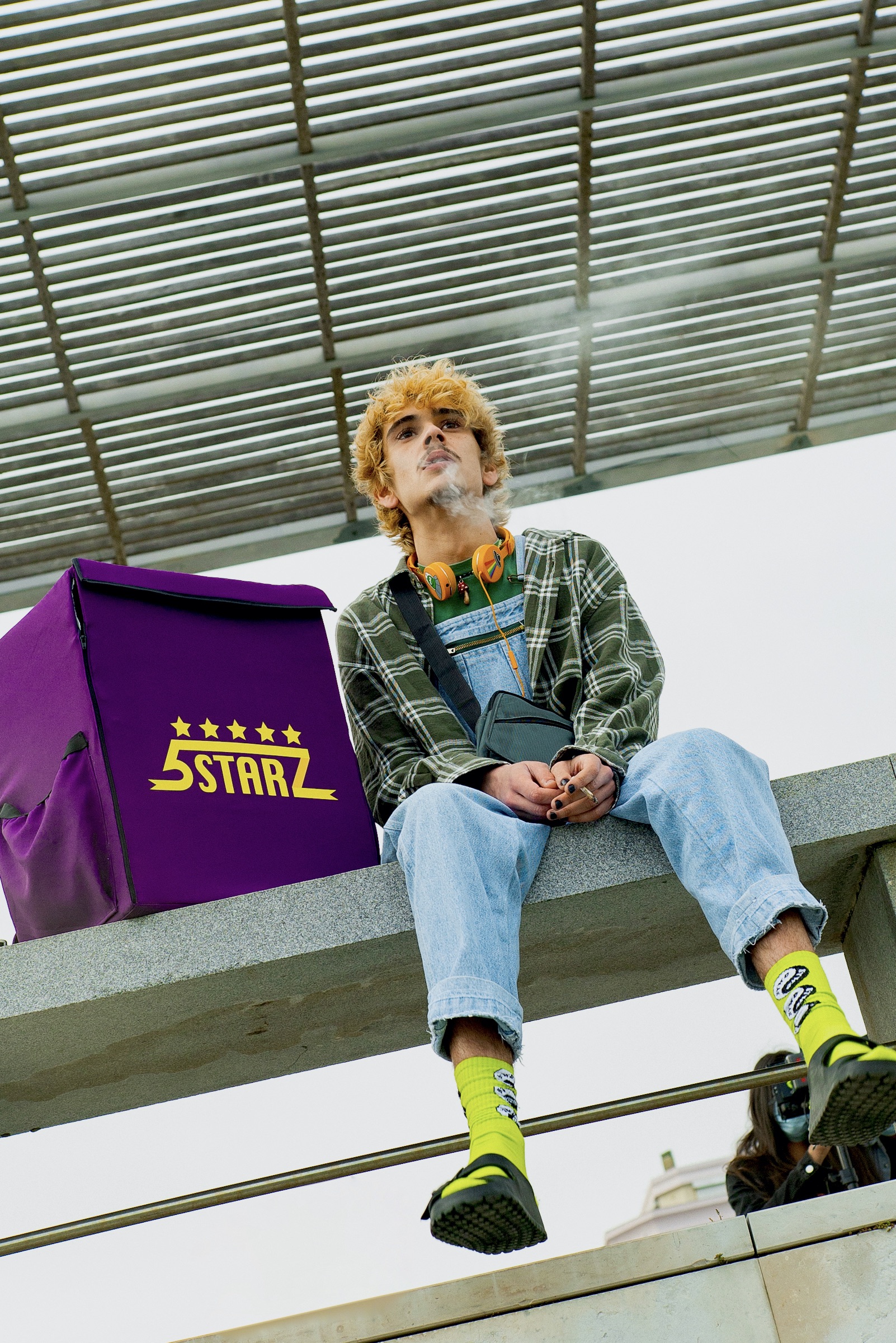 “5Starz”. Veterano do Youtube é protagonista de série sobre estafetas de entrega de comida