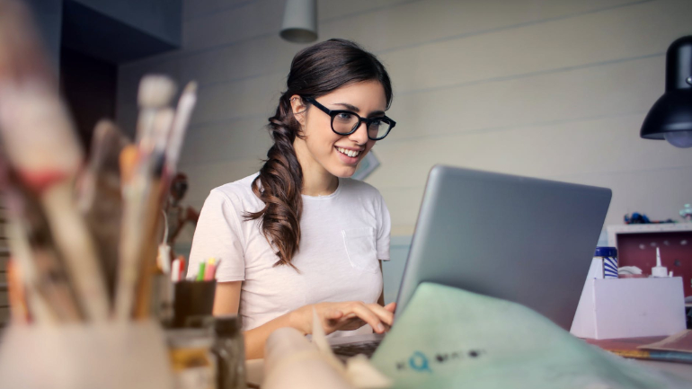 Estudo. Mulheres trabalham melhor em ambientes mais quentes