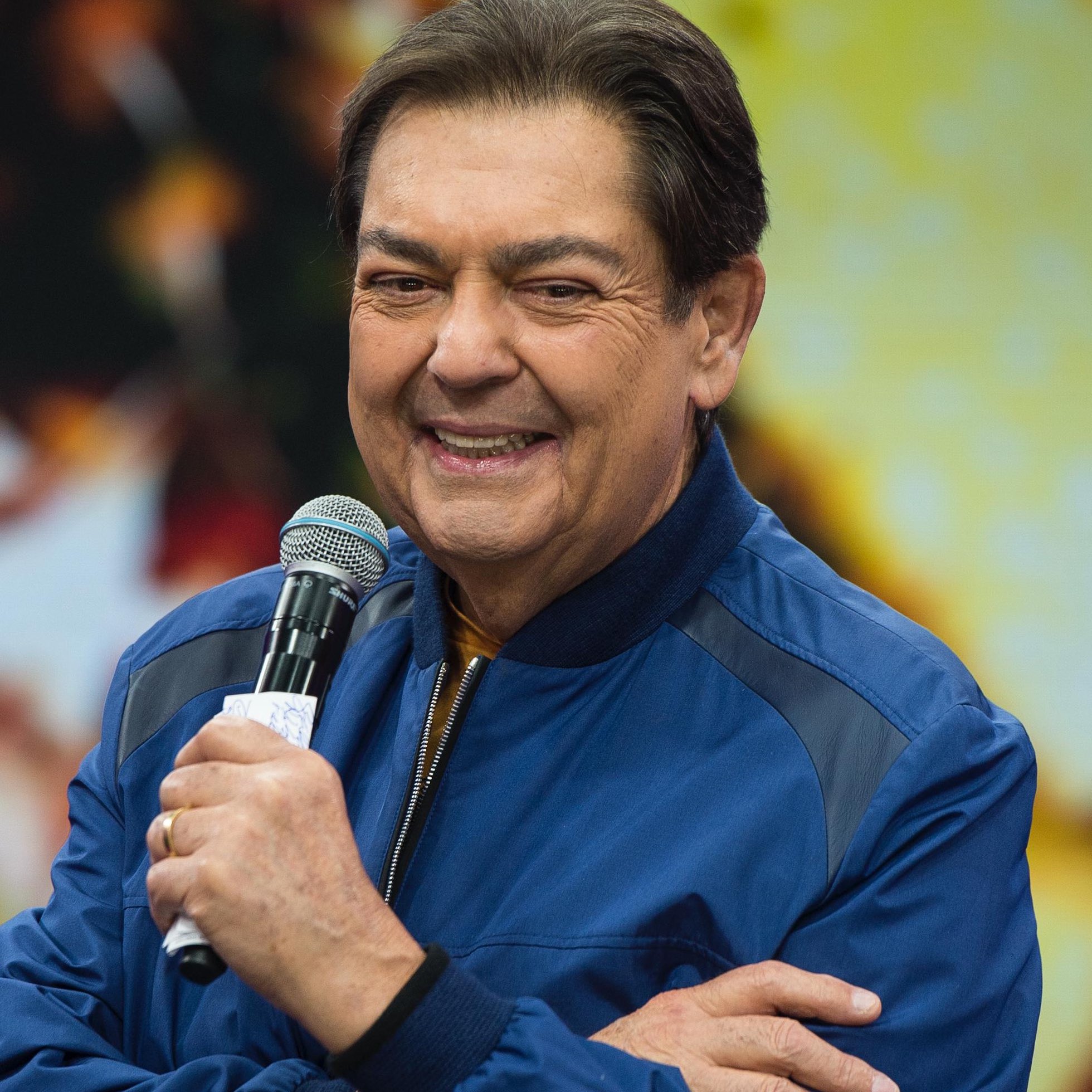 Transplante de fígado, de coração e renal. Faustão, ícone da televisão brasileira, está internado desde maio