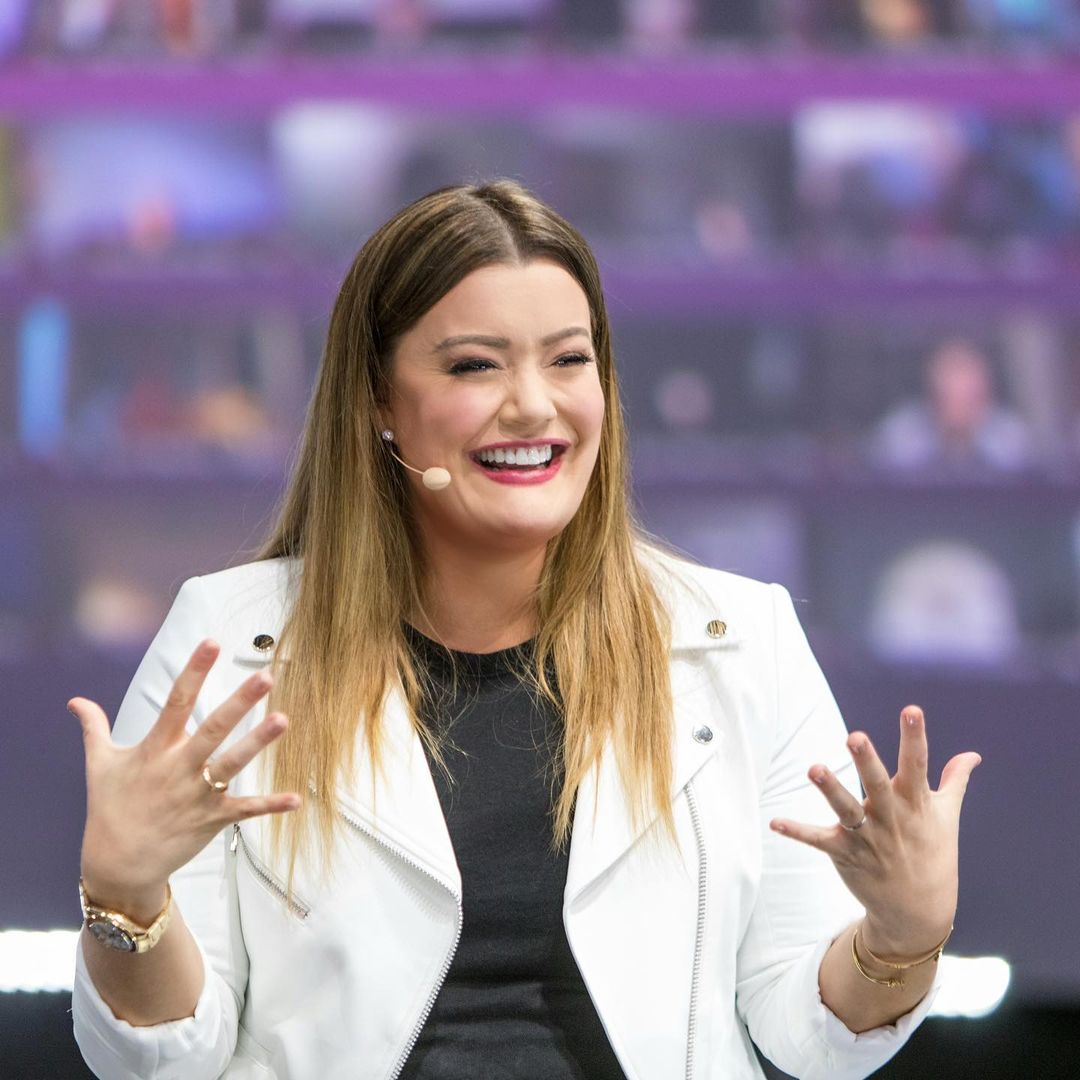 Ex-concorrente do “Big Brother” criou uma marca de milhões. Conheça a It Cosmetics, já à venda em Portugal