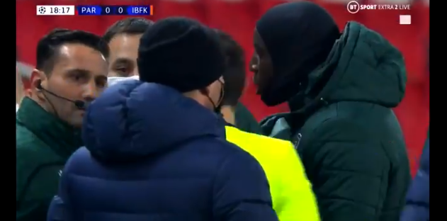 Jogo da Champions interrompido e adiado após árbitro chamar “negro” a treinador