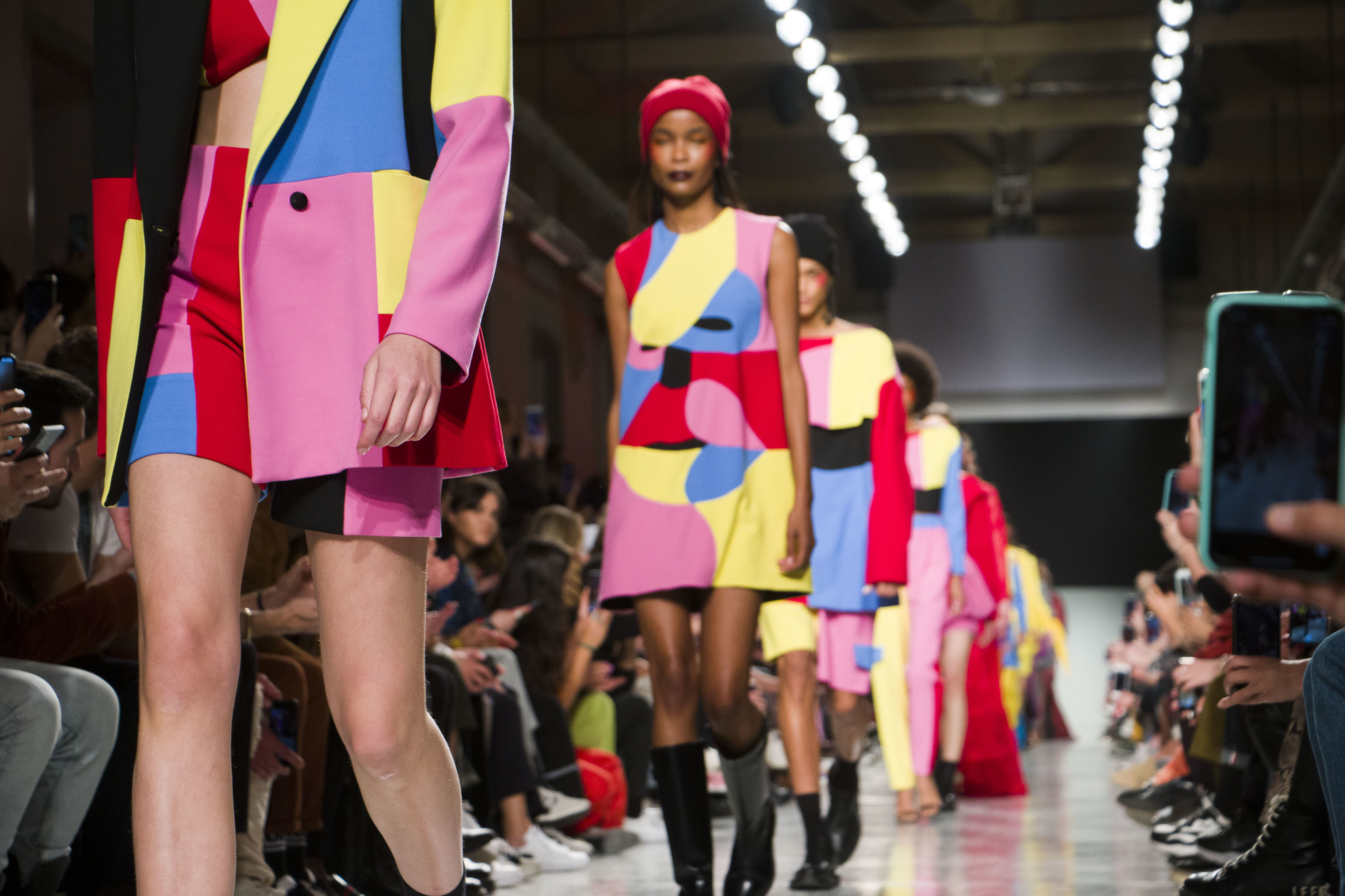 ModaLisboa. Luís Carvalho trouxe todas as cores do arco-íris para a nova coleção