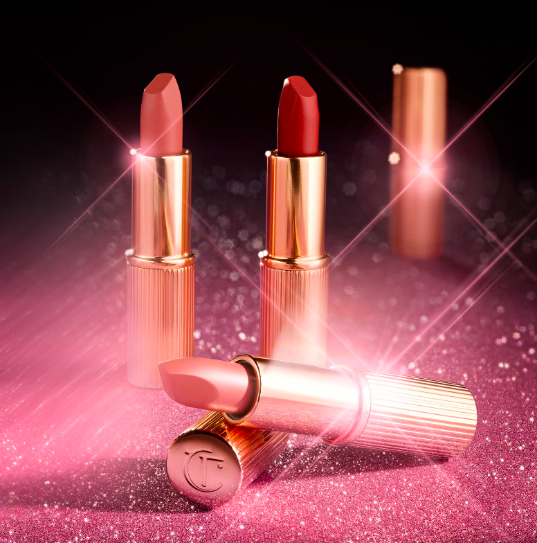 Este coffret de batons é exclusivo e tem os tons icónicos da Charlotte Tilbury. Saiba quanto custa