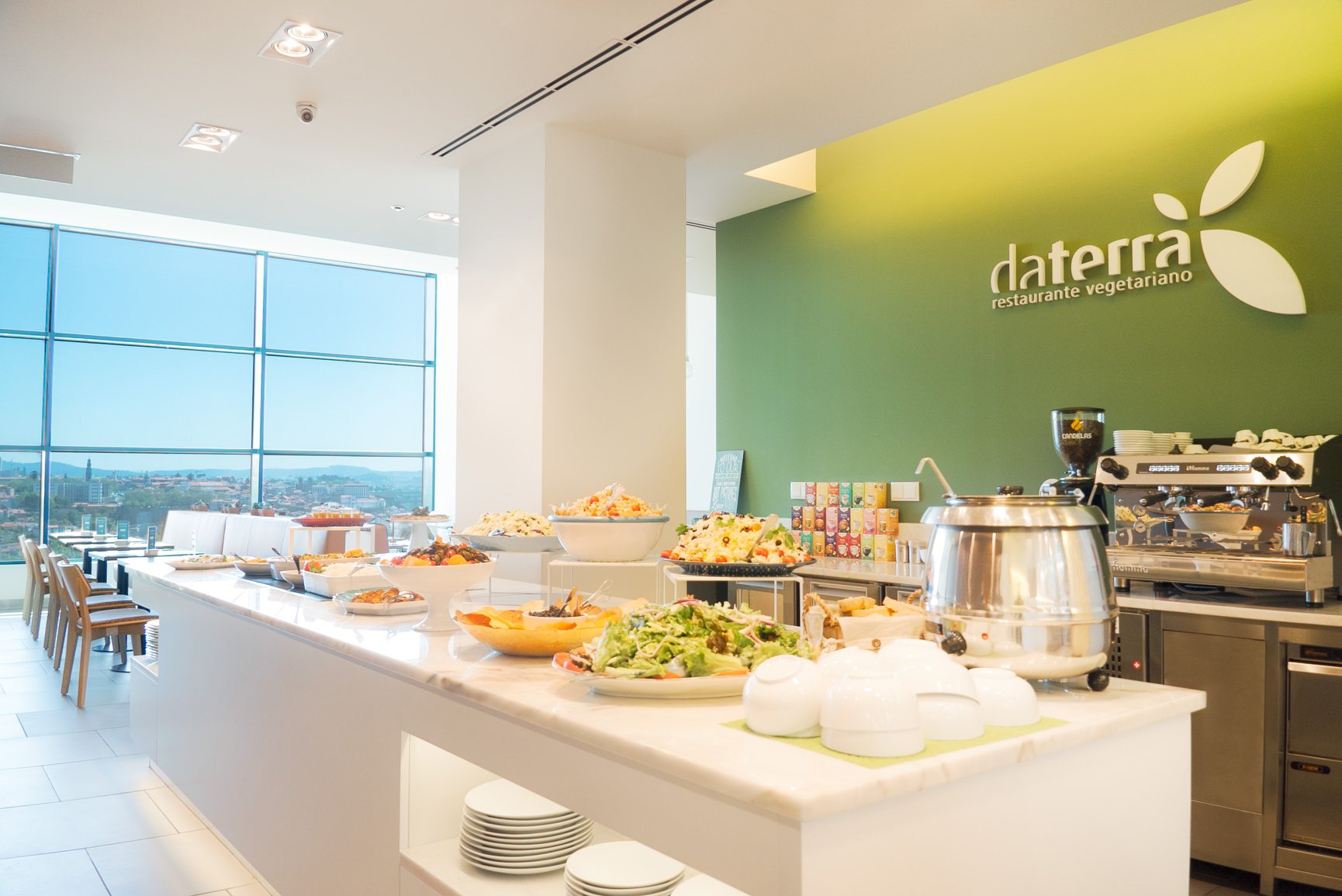 O vegetariano mais conhecido do Porto abre agora no Bairro Alto