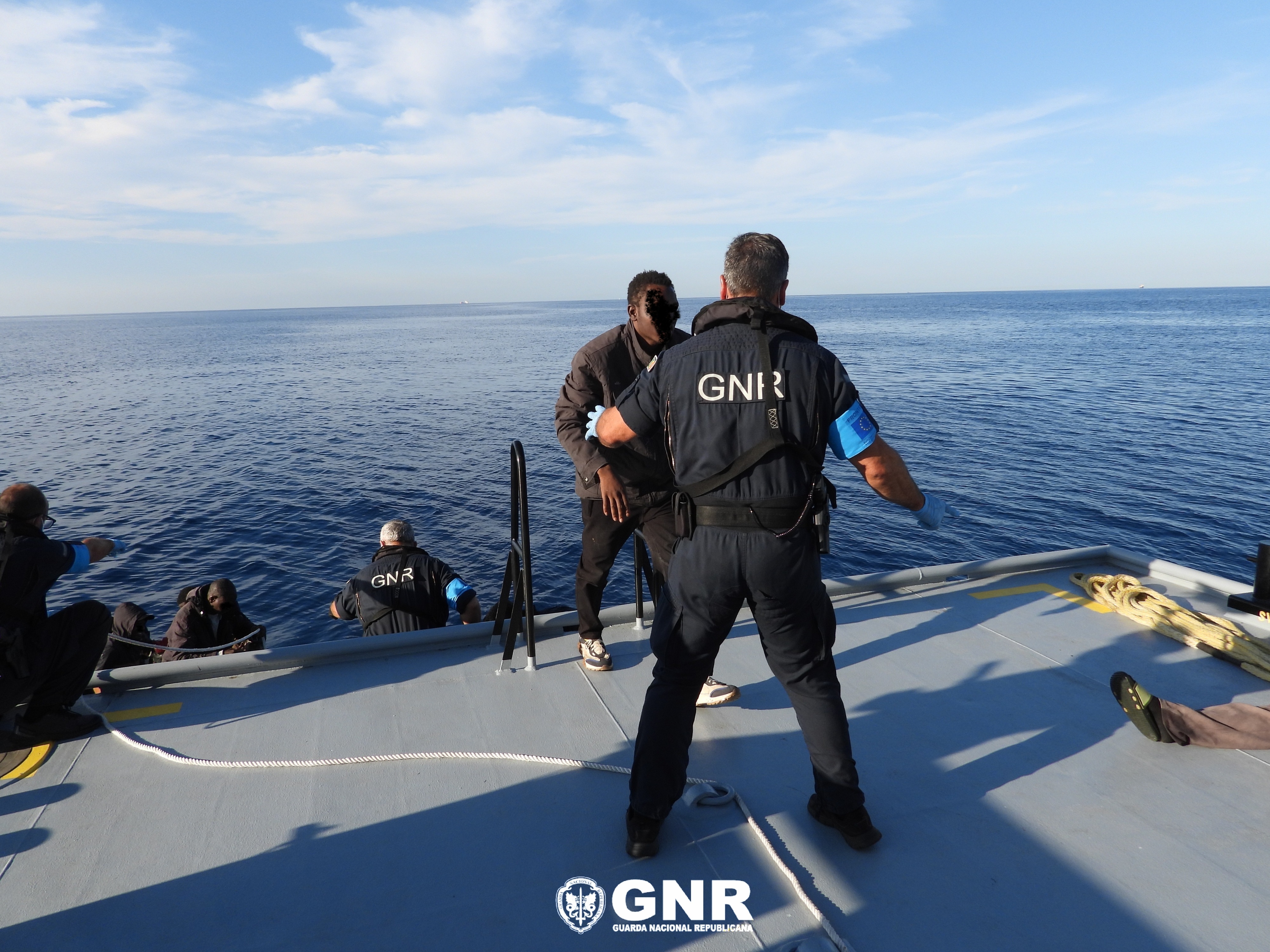 GNR rescata 13 migrantes en el Mediterráneo durante operación en España