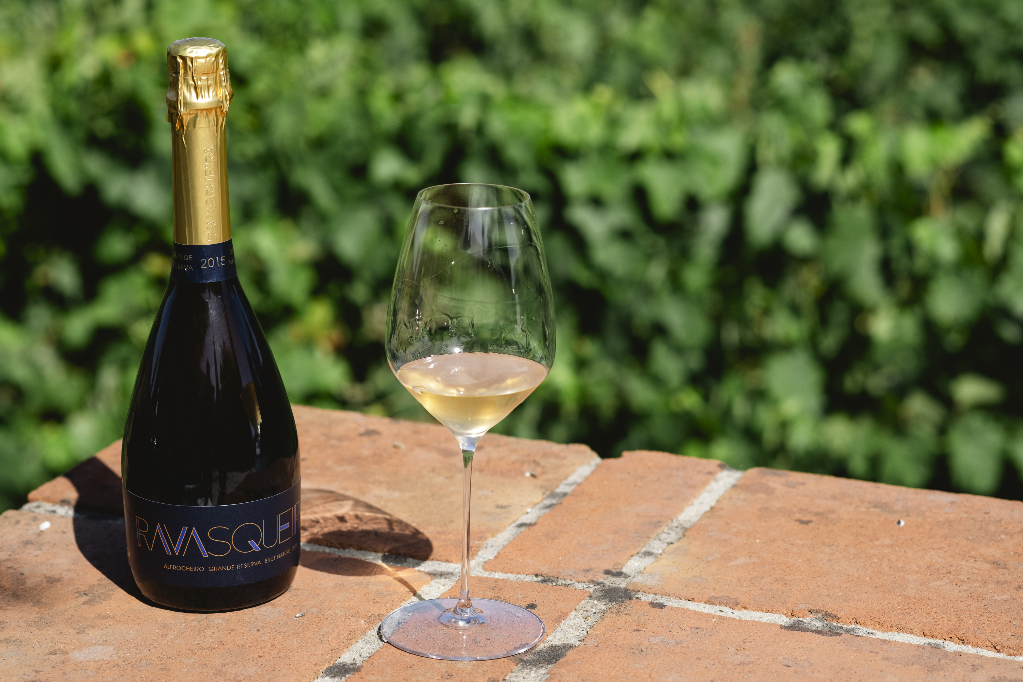 Este novo espumante acaba de ficar disponível e vai ter poucas garrafas. Saiba porquê e quanto custa