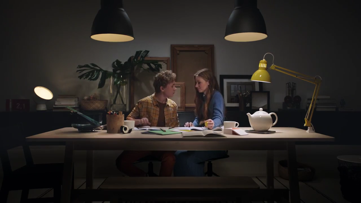 Acender a luz, salvar o ambiente e ser feliz