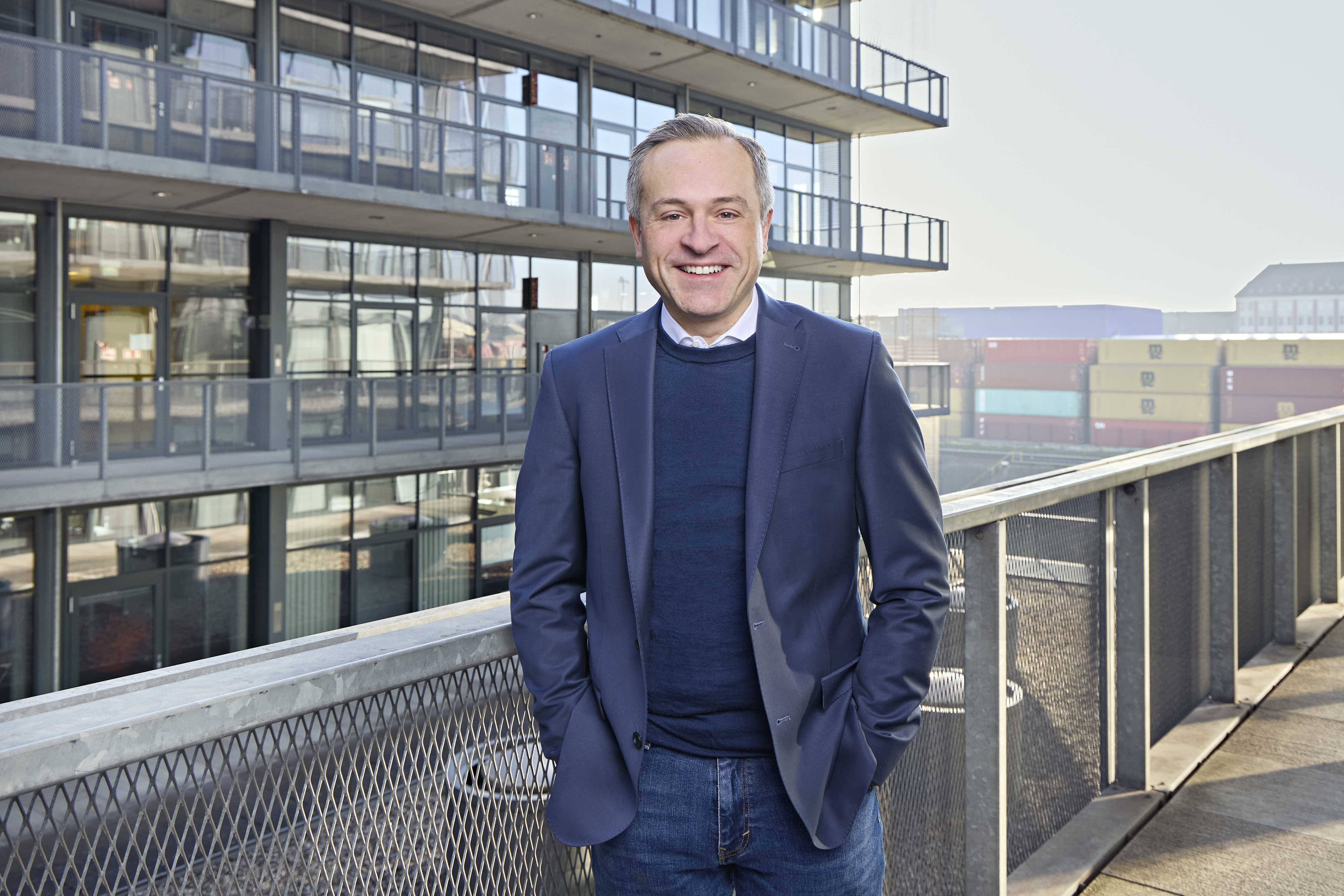 A ascensão da IA privada : como o protocolo Ultra Ethernet está a redefinir a infraestrutura interconectada em larga escala