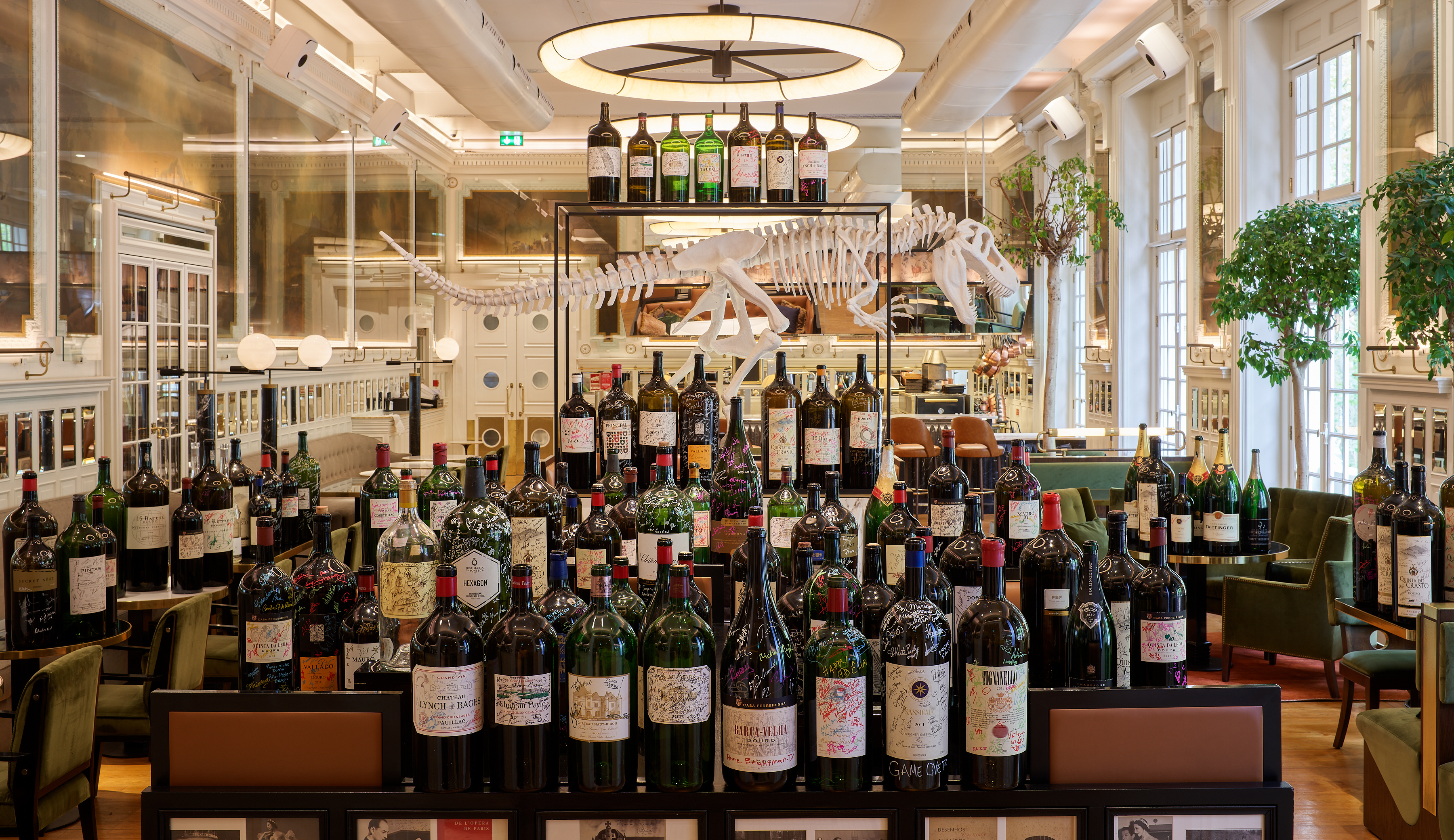 Um copo deste vinho custa 120€. É um dos melhores do mundo e pode bebê-lo no JNcQUOI Avenida