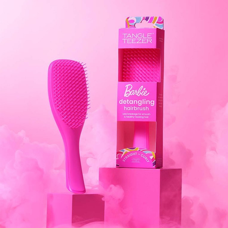 Ter cabelo de boneca é possível graças a esta Tangle Teezer da Barbie – que até tem uma versão mini