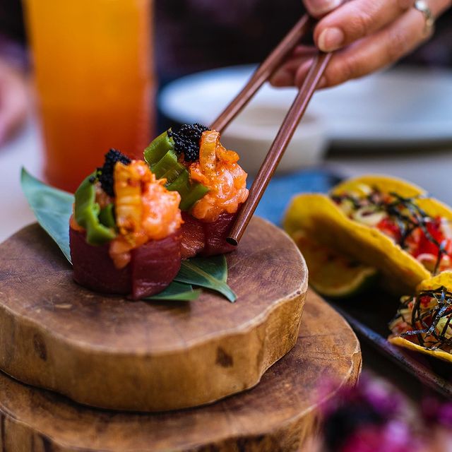 Foodies, a Zomato já não é só uma montra de fotos e menus. A nova app até dá para encomendar