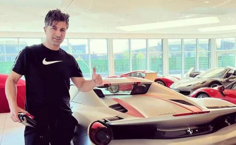 Ganhou 10 milhões na lotaria, comprou um Ferrari e agora quer uma namorada: “Só me quero apaixonar”