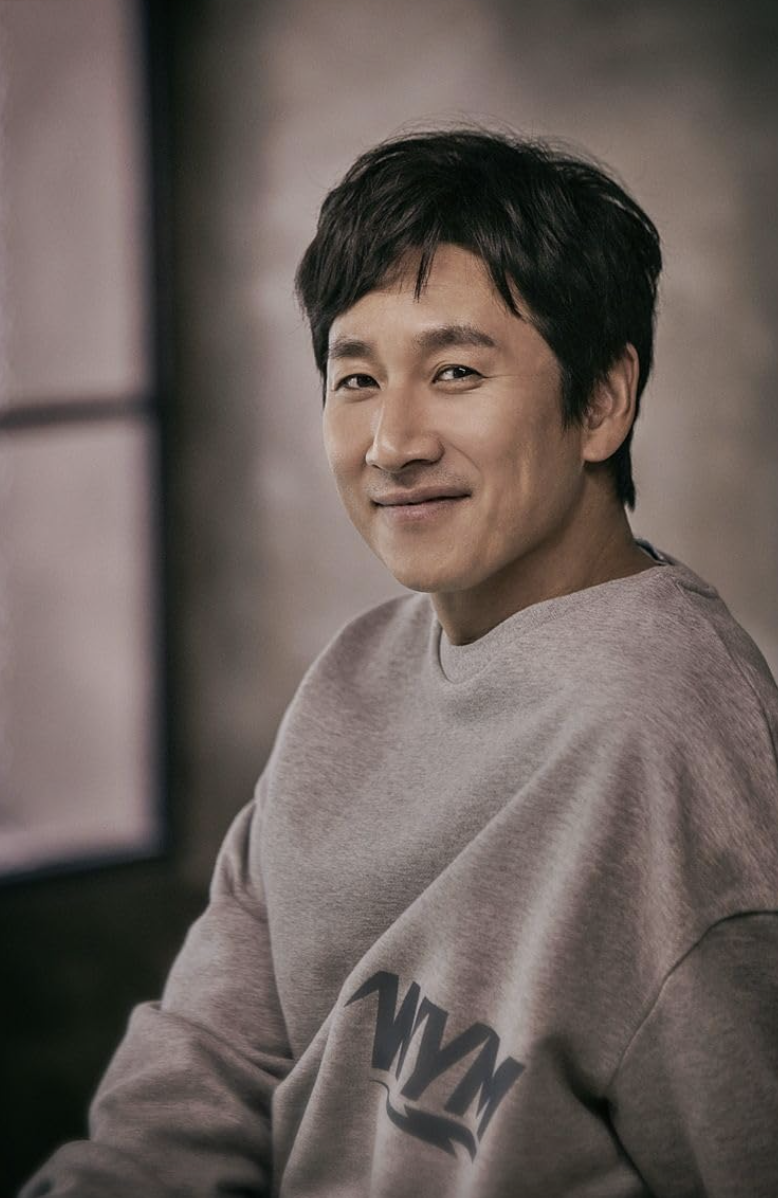 Ator do filme “Parasitas” encontrado morto dentro de um carro. Lee Sun-kyun tinha 48 anos