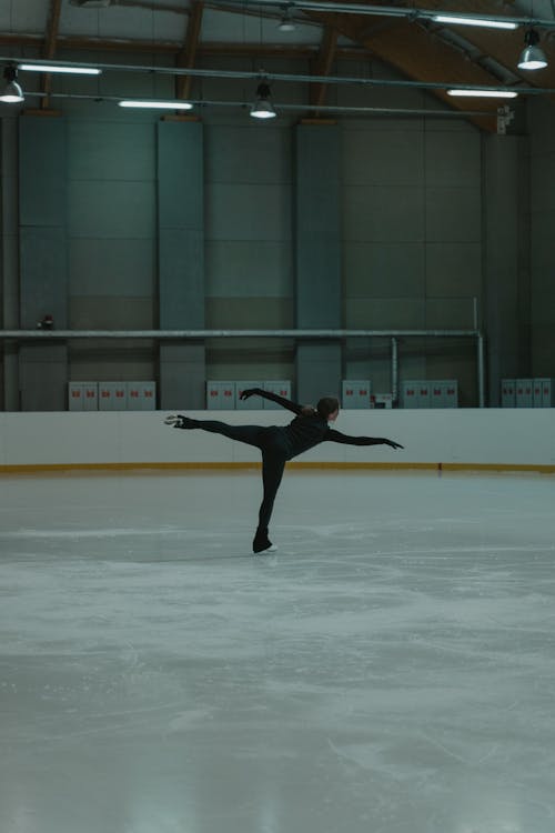 Mega pavilhão de gelo vai instalar-se à porta de Lisboa. Vai poder patinar, jogar hóquei ou curling
